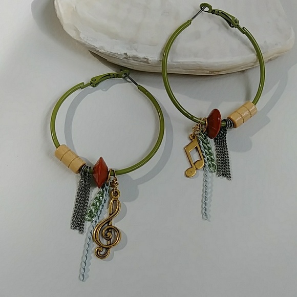 🛑SOLD Retro Green Music Note Hoop Dangle Earring - Picture 2 of 7